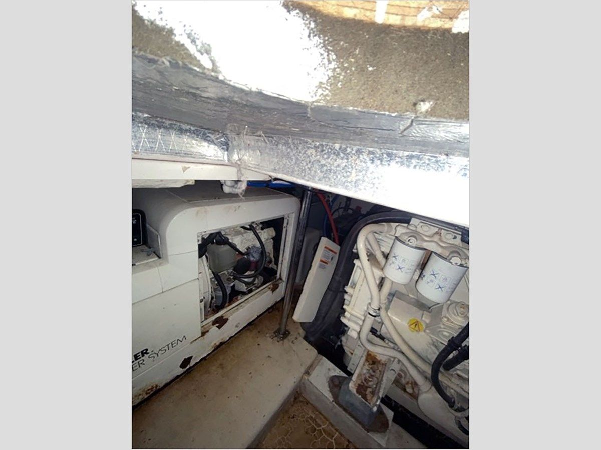 the best price on 35' Wellcraft 2003 Riviera 350 35