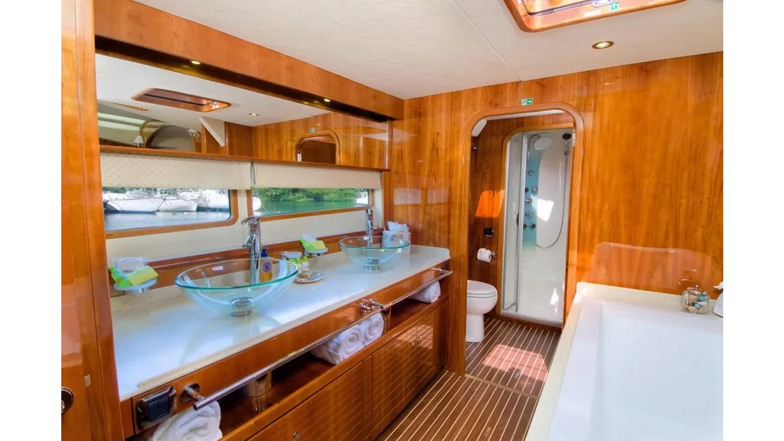 Лучшие предложения покупки яхты 2010 Privilege 745