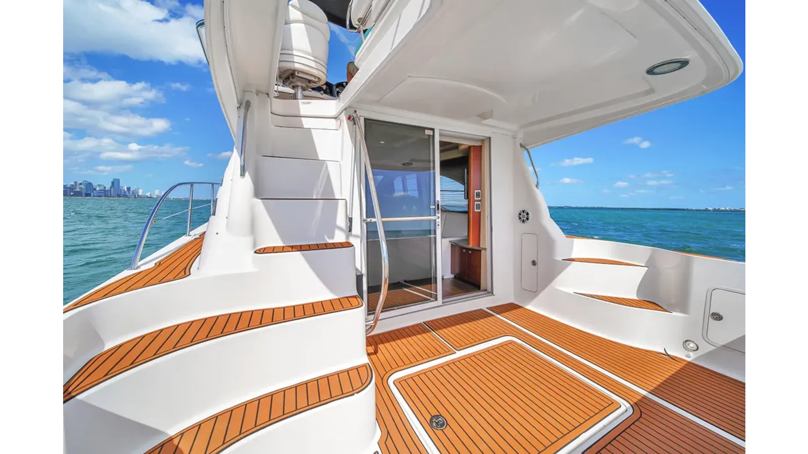 the best price on 2006 Sea Ray 44 Sedan Bridge 2006