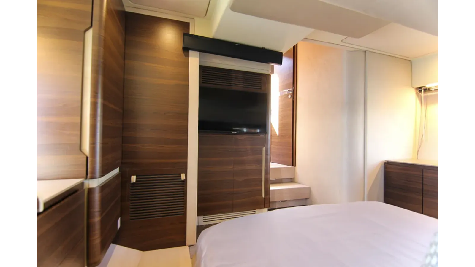 the best price on 2016 Azimut 50 50