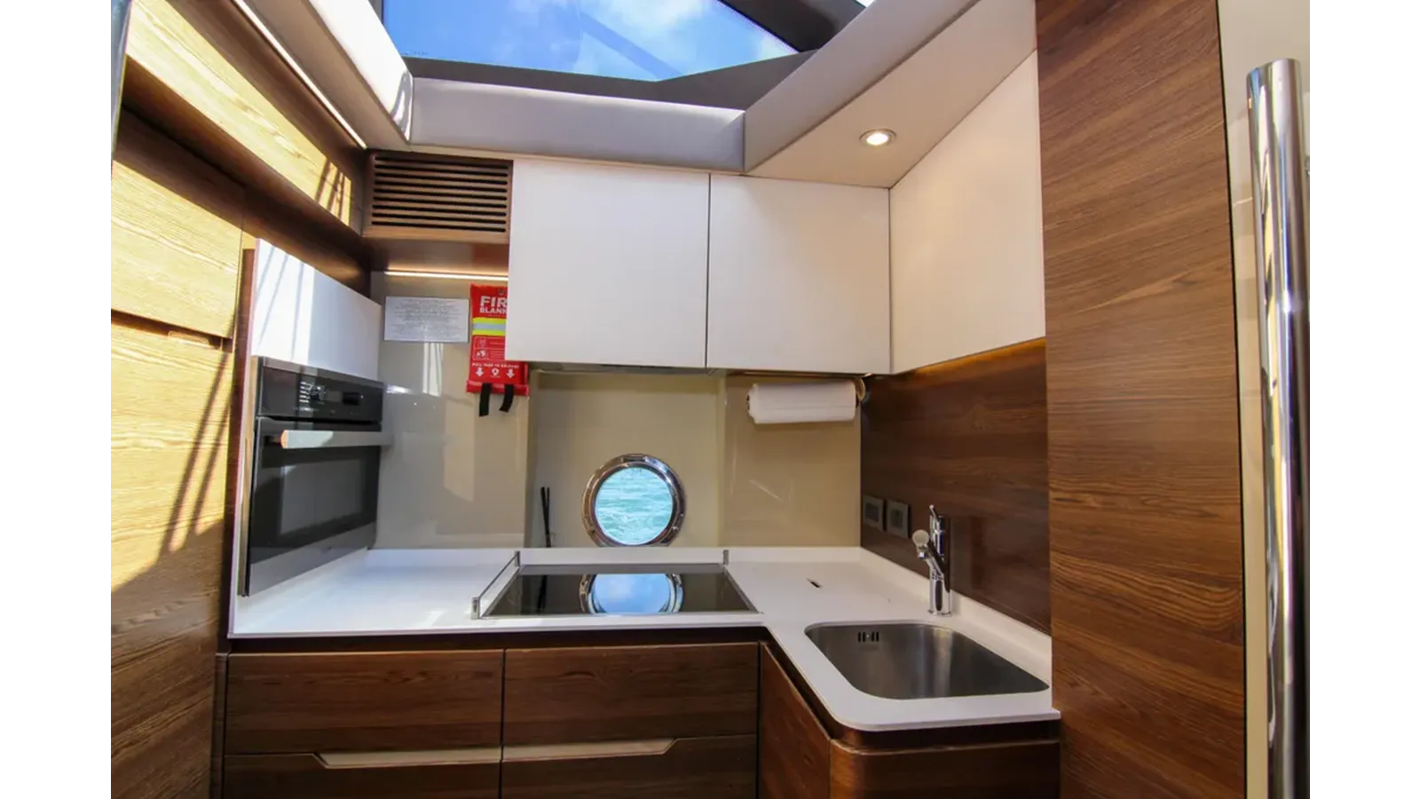 Buy a yacht 2016 Azimut 50