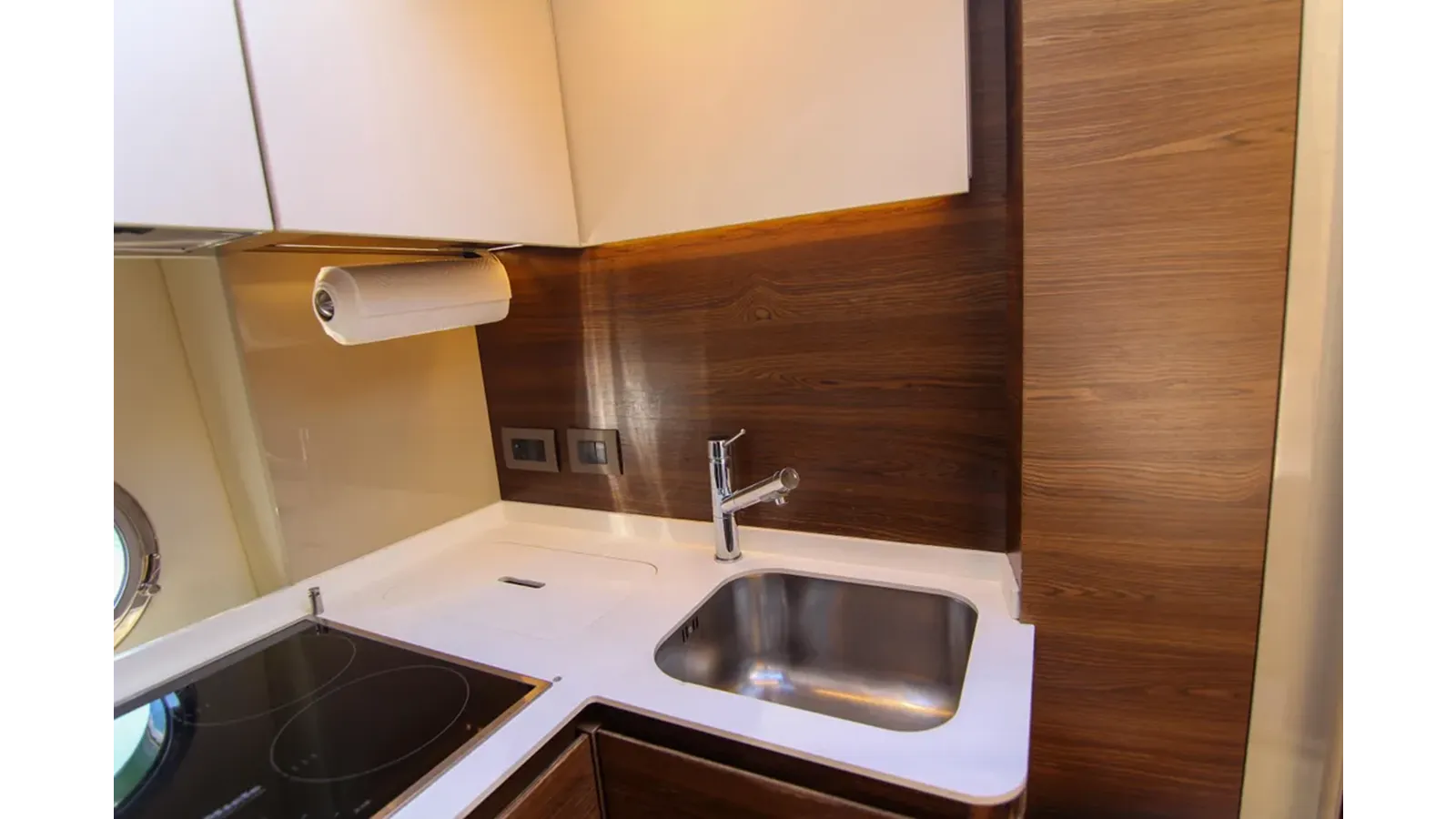 Buy a 2016 Azimut 50 at Shestakov Yacht Sales