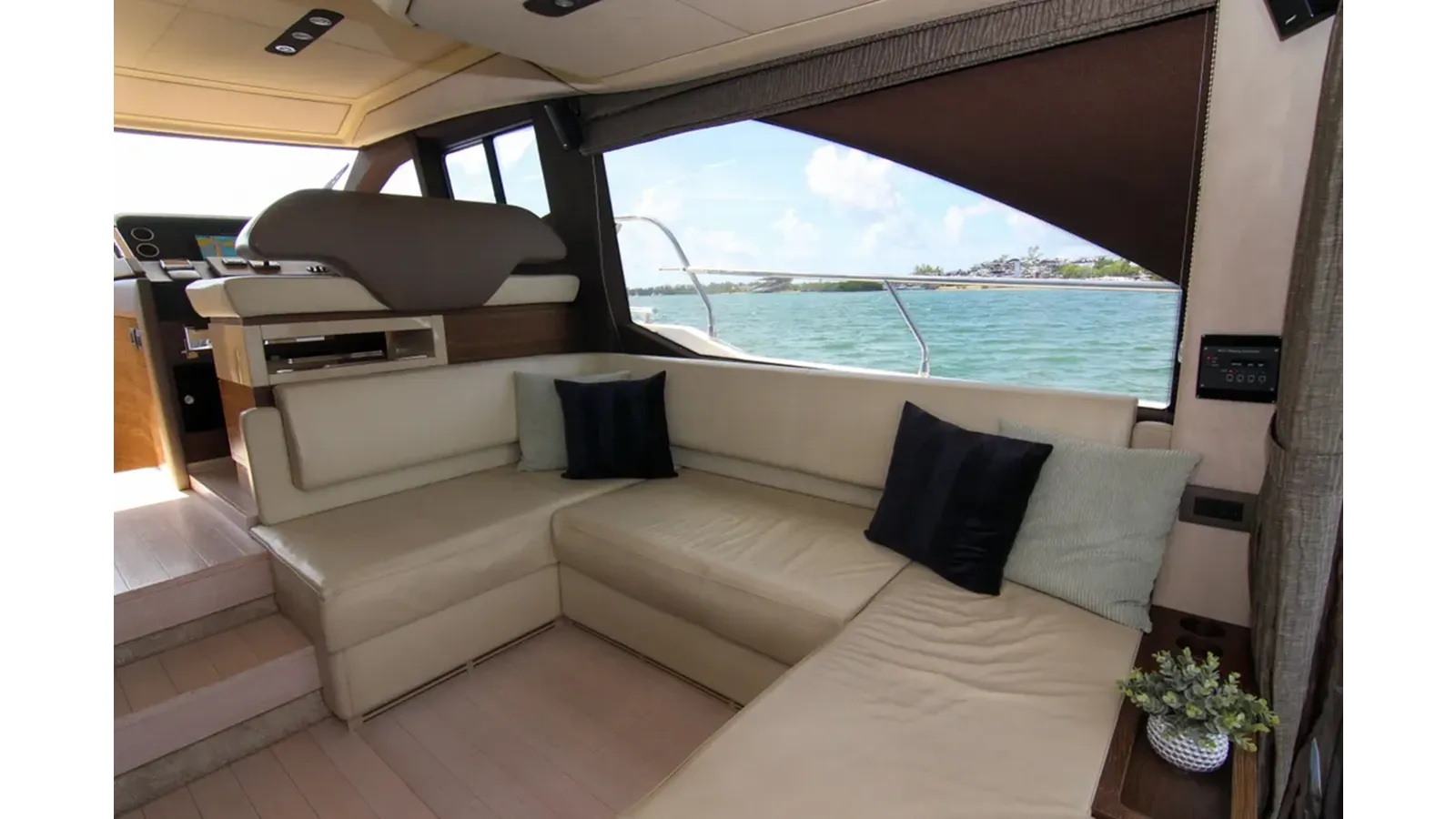 the best price on 2016 Azimut 50 2016