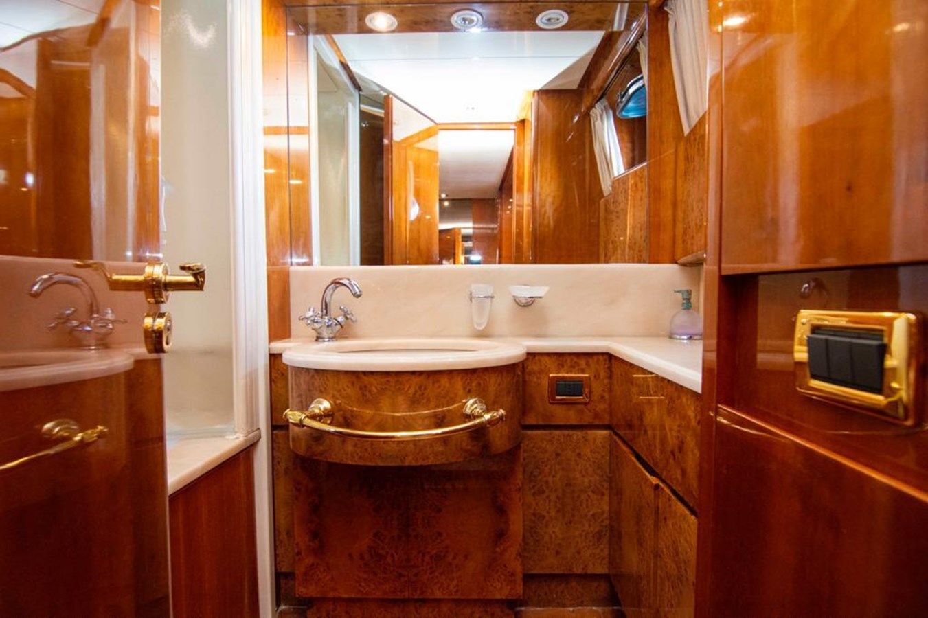 Купить яхту BARBAROSSA MORATTI - Sanlorenzo в Shestakov Yacht Sales