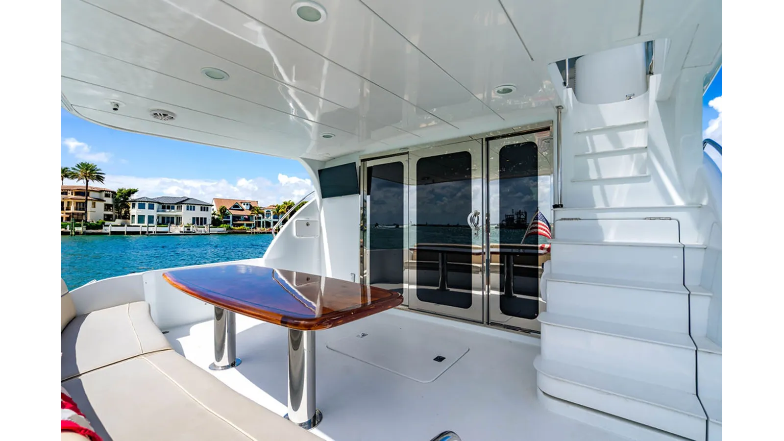 Купить LADY BELLA - Hatteras