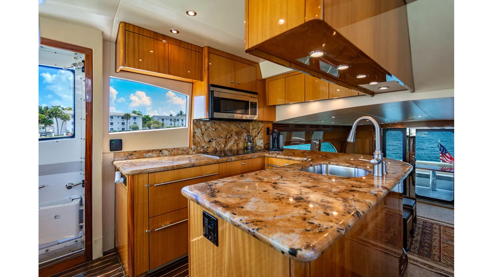 Лучшие предложения покупки яхты LADY BELLA - Hatteras