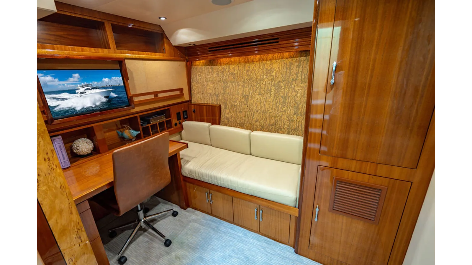 Продажа яхты LADY BELLA - Hatteras