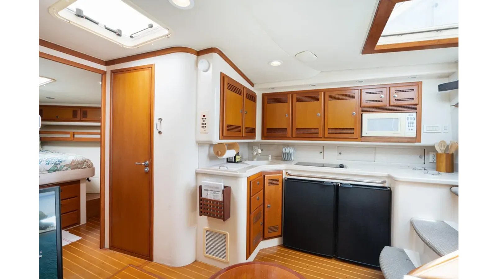 the best price on 2000 Cabo 45 Express 45