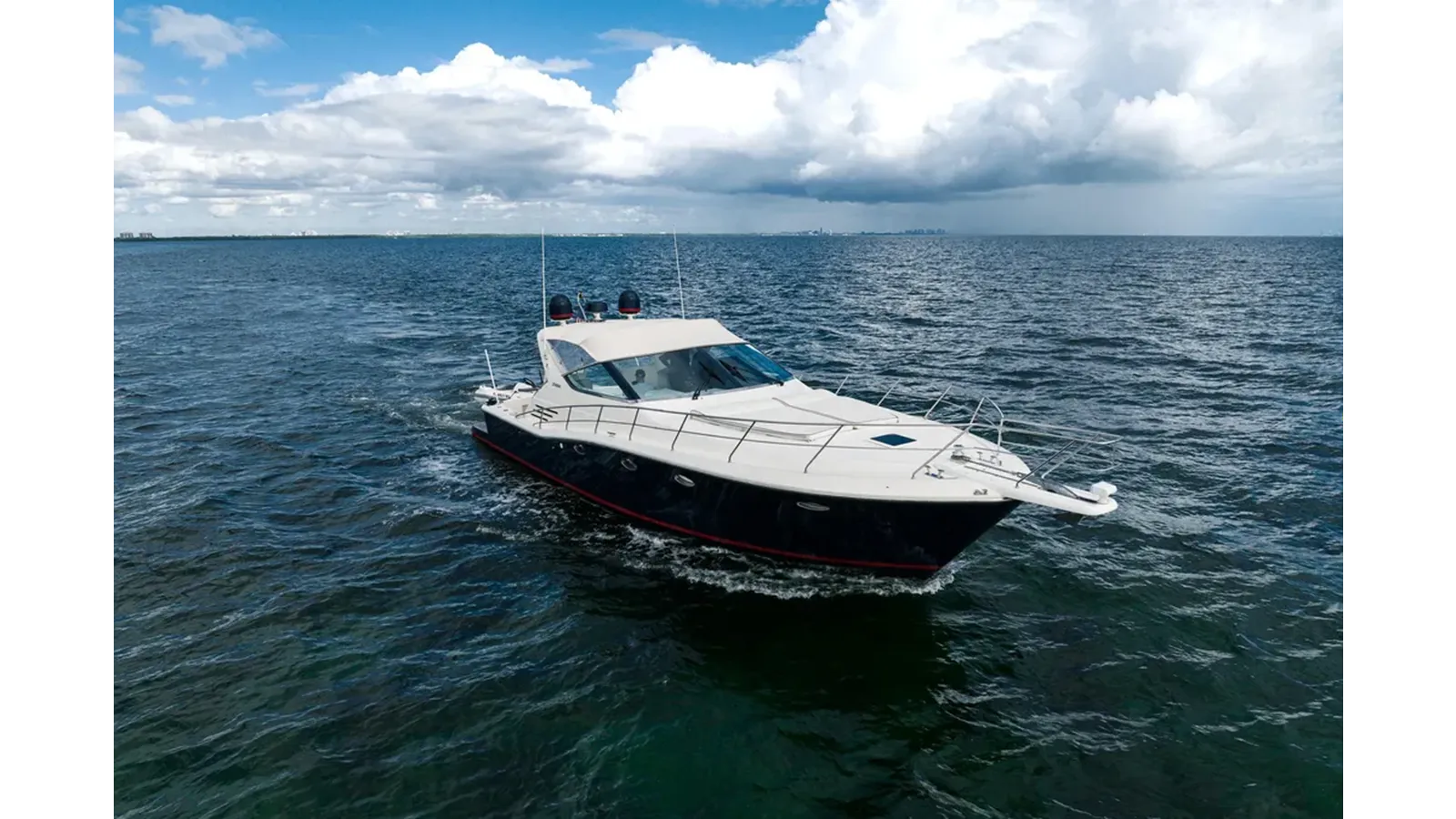 the best price on 2001 Uniesse 48 Open