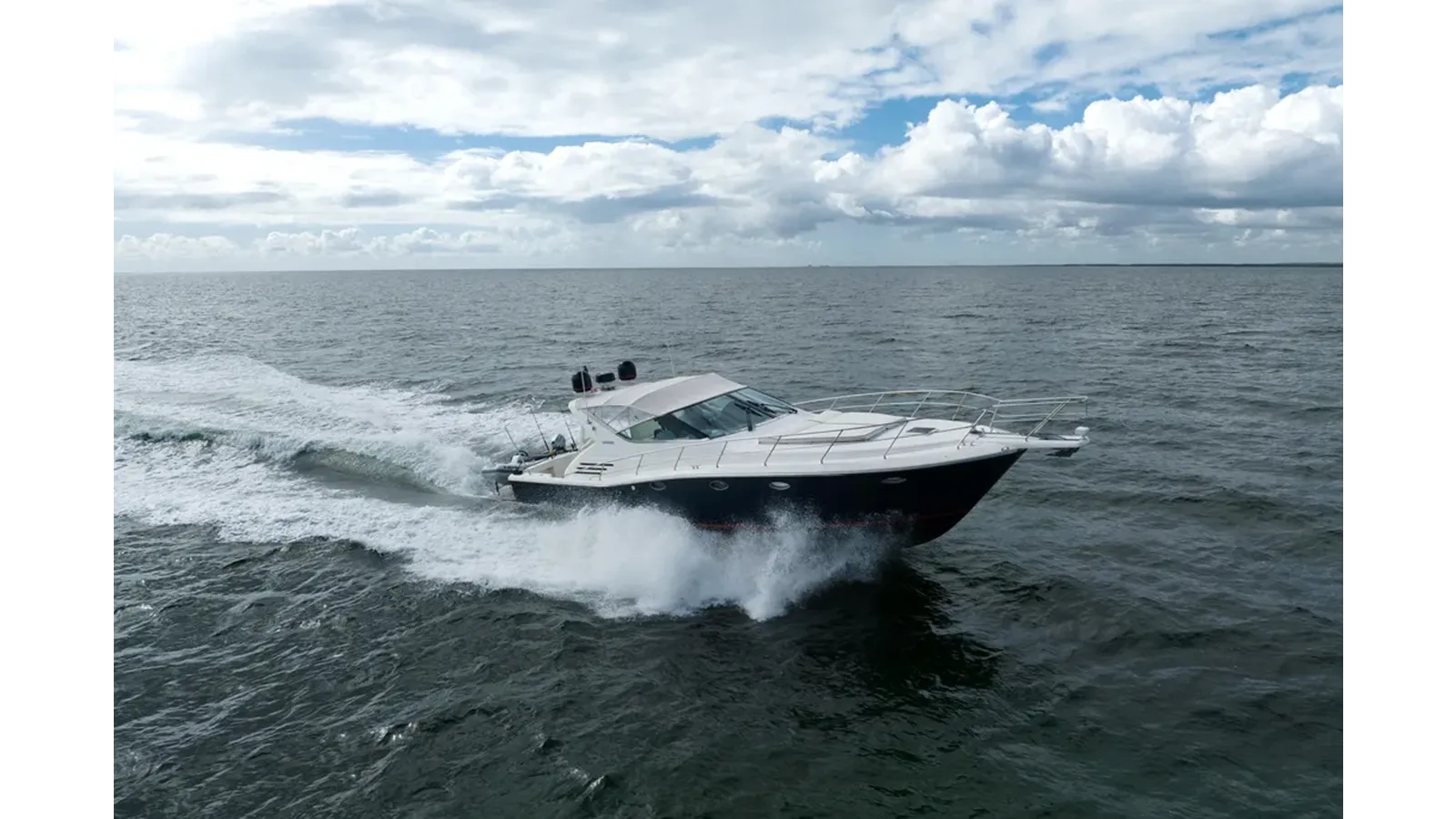 Buy a yacht 2001 Uniesse 48 Open 2001