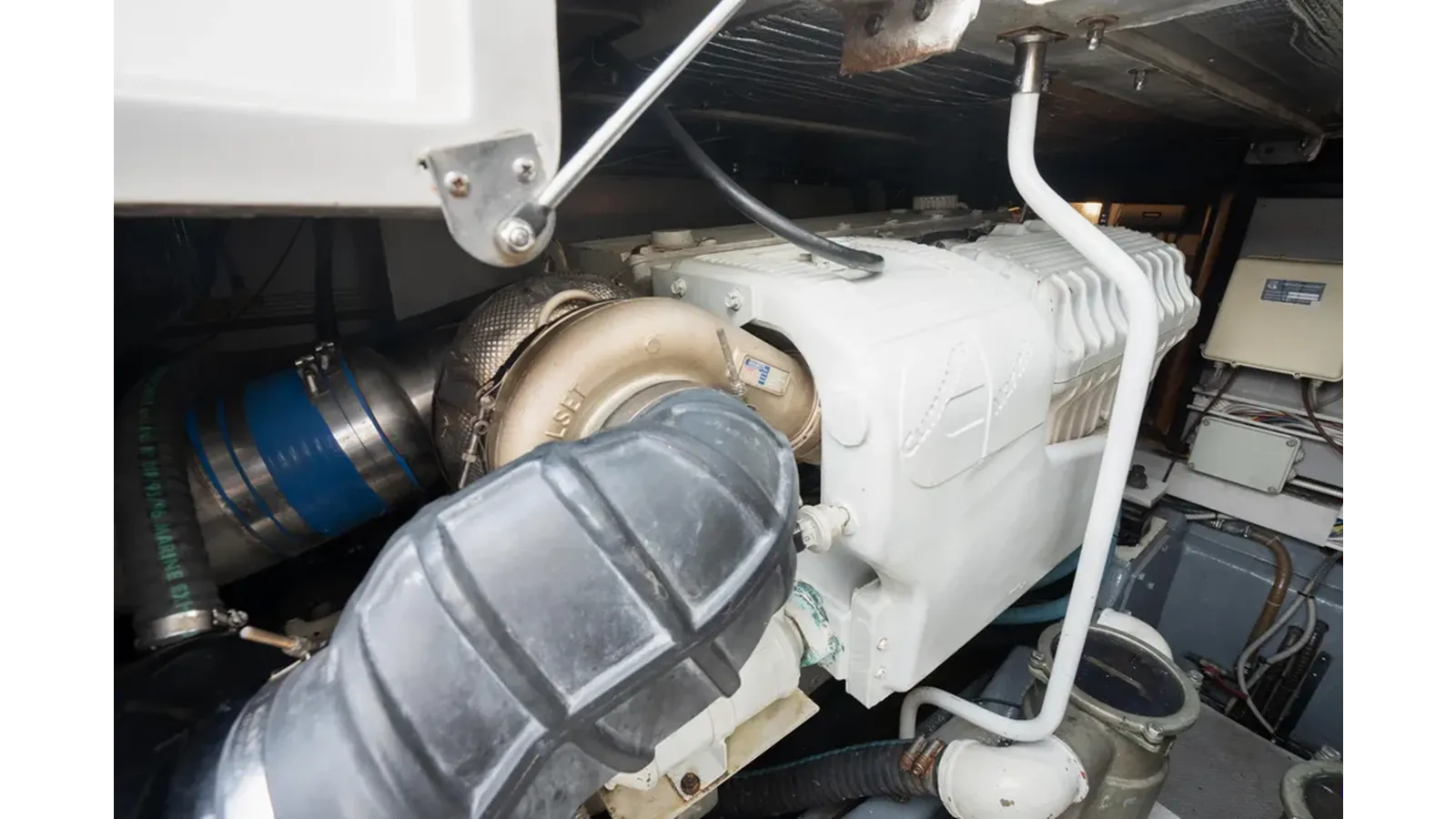 Buy a 2001 Uniesse 48 Open - UNIESSE at Shestakov Yacht Sales