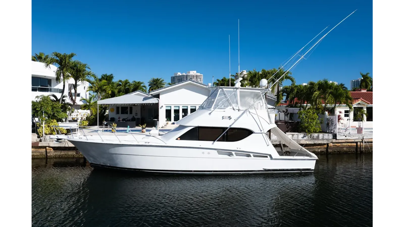 Buy a yacht 2002 Hatteras 50 Convertible 2002