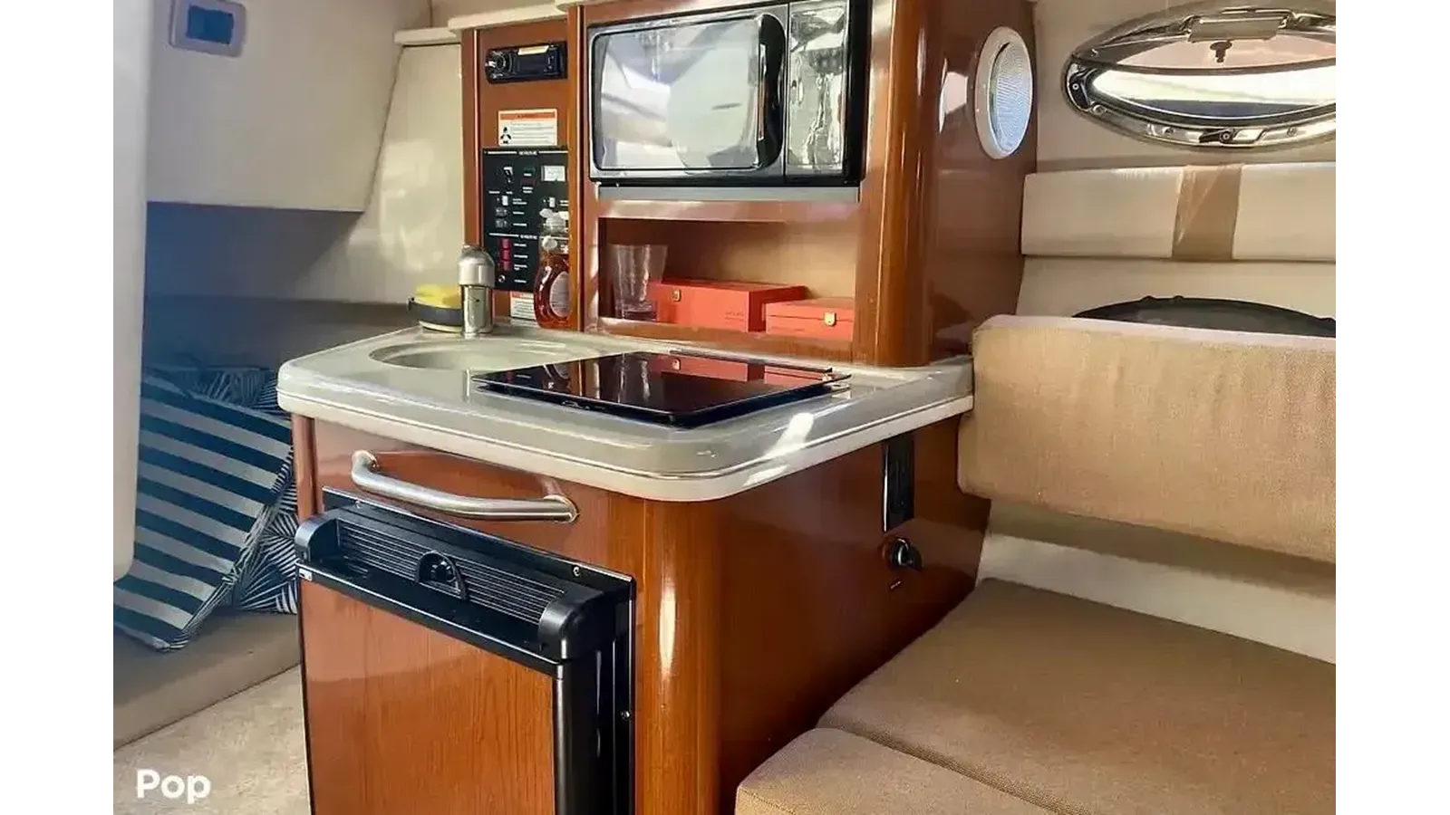 Sea Ray 240 Sundancer 2011