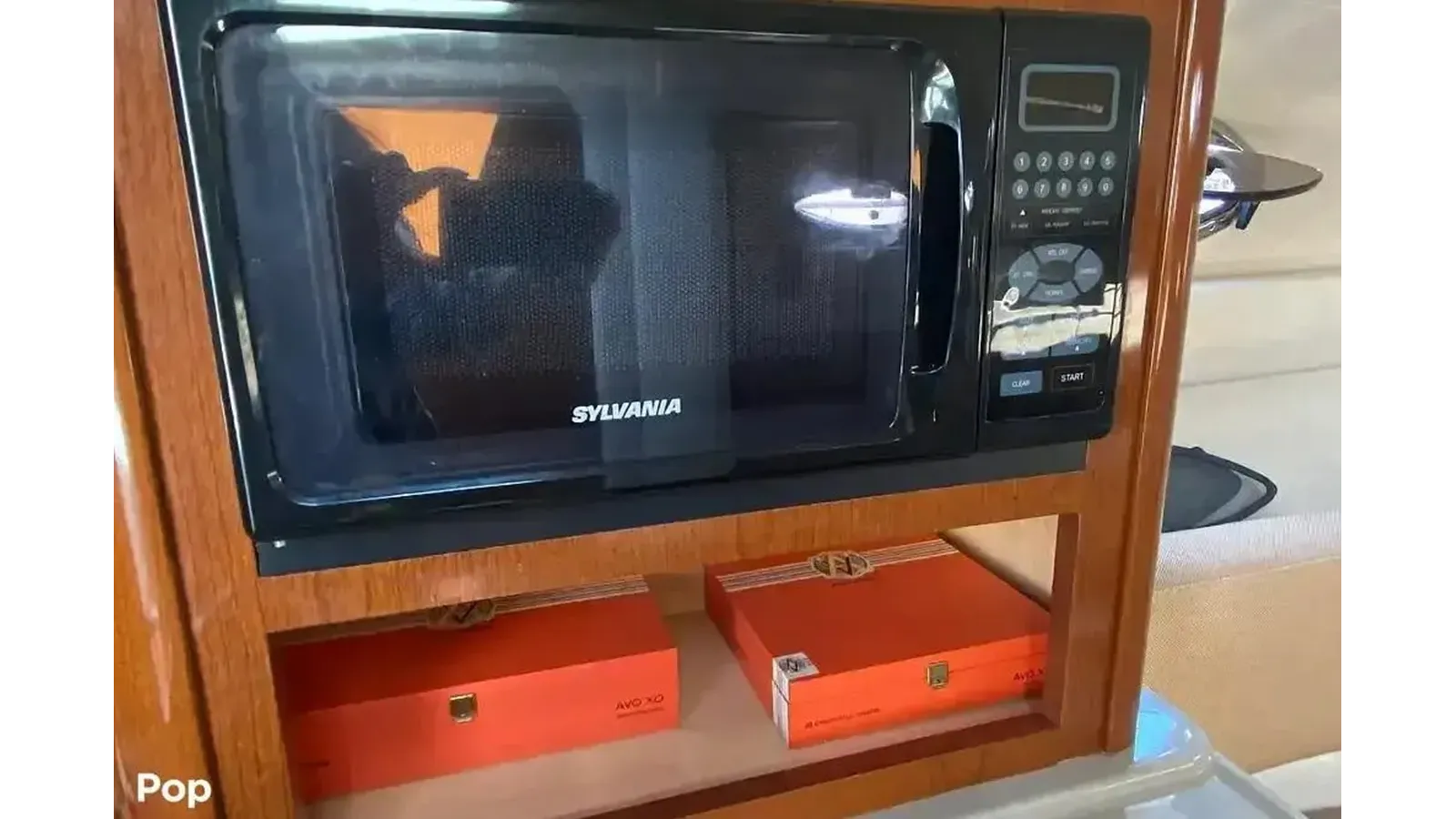 Купить яхту Sea Ray 240 Sundancer - SEA RAY в Shestakov Yacht Sales