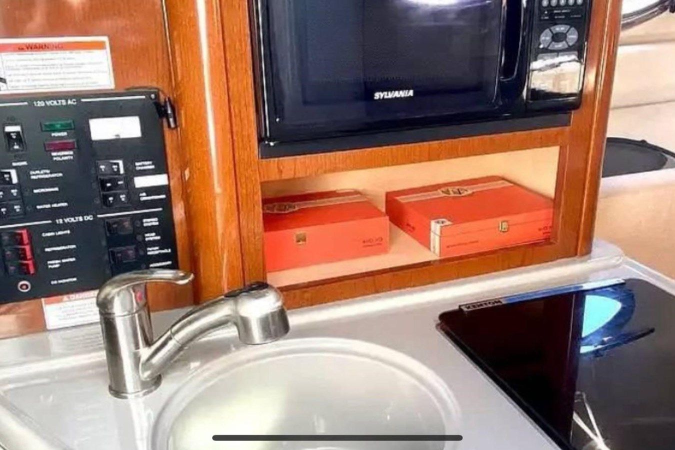 Продажа яхты Sea Ray 240 Sundancer - SEA RAY