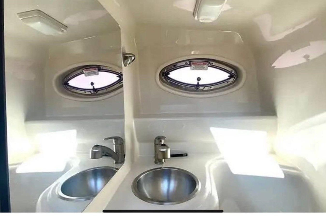 Купить Sea Ray 240 Sundancer 240 Sundancer