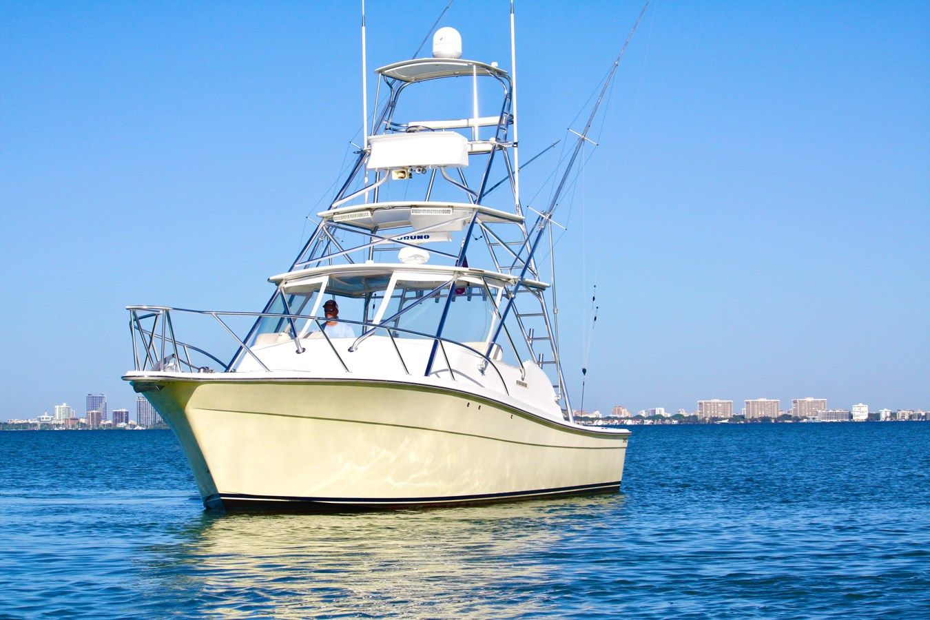 Купить яхту 2006 Topaz Express Cruiser 32 в Shestakov Yacht Sales