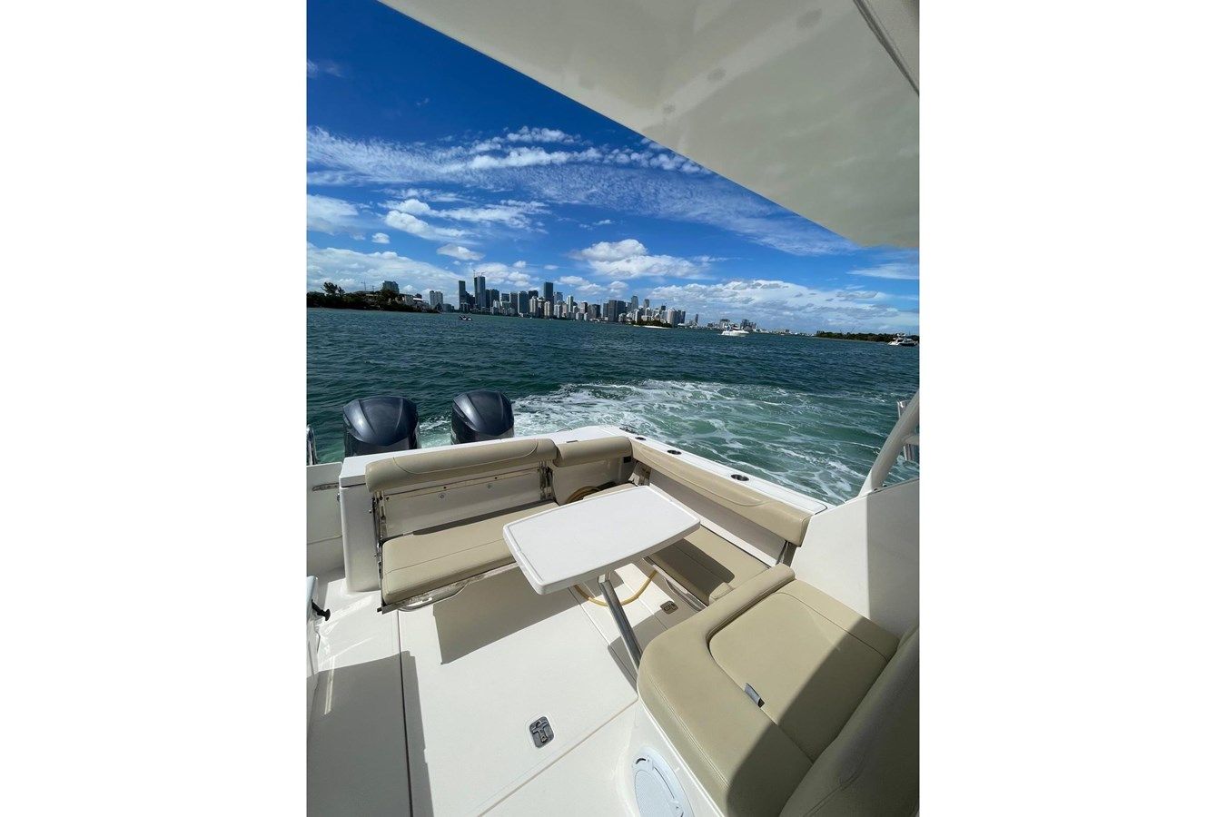 Купить 2016 Pursuit DC 325 Dual Console DC 325 Dual Console