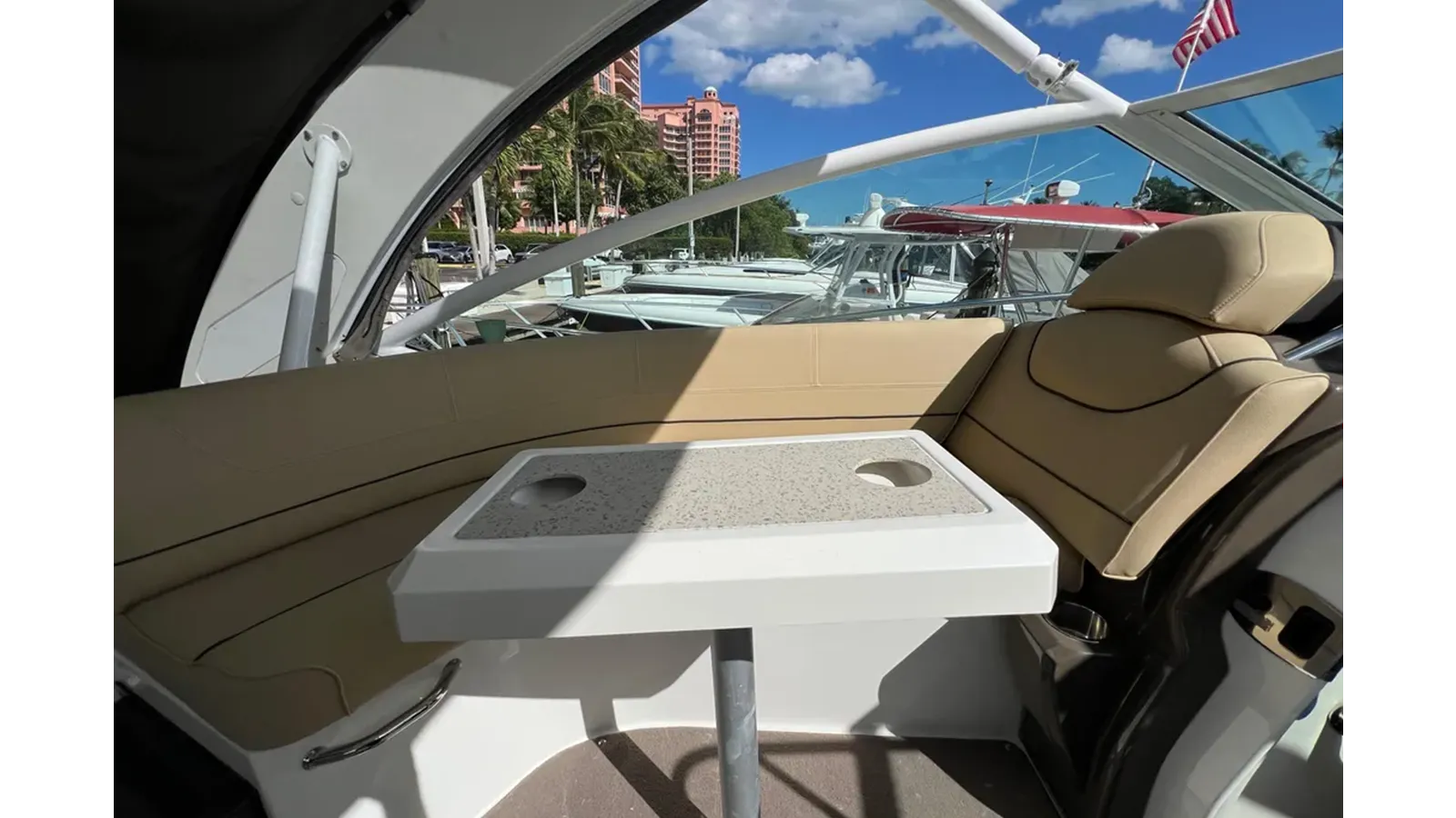 Продажа яхты 2013 Cruisers Yachts 380 Express - Cruisers Yachts