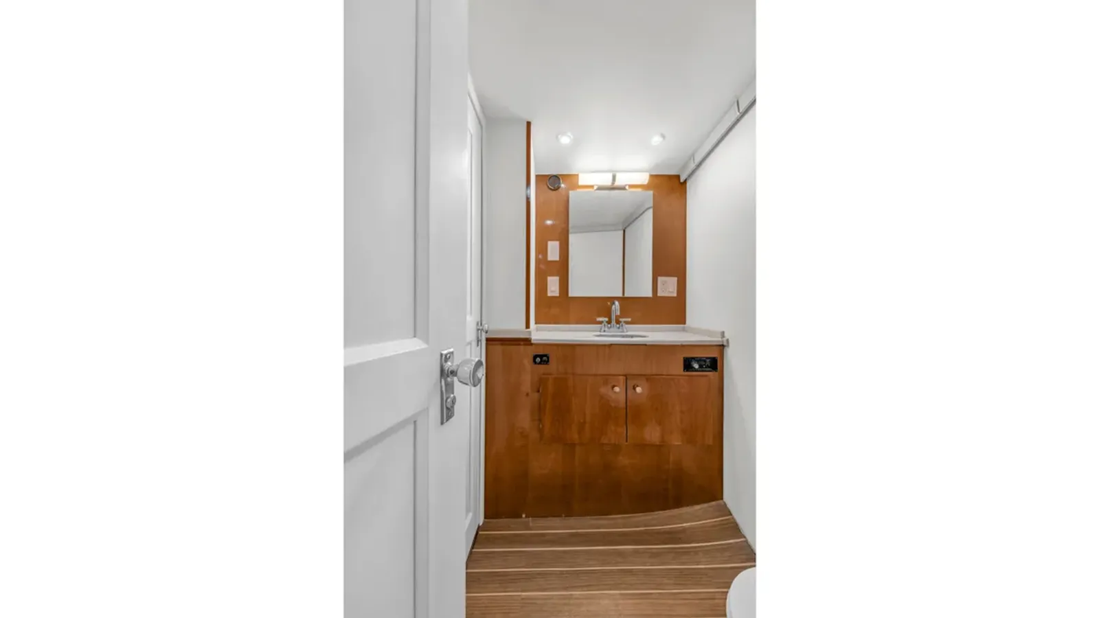 Лучшая цена на 1978 Hatteras 42 Convertible - Hatteras