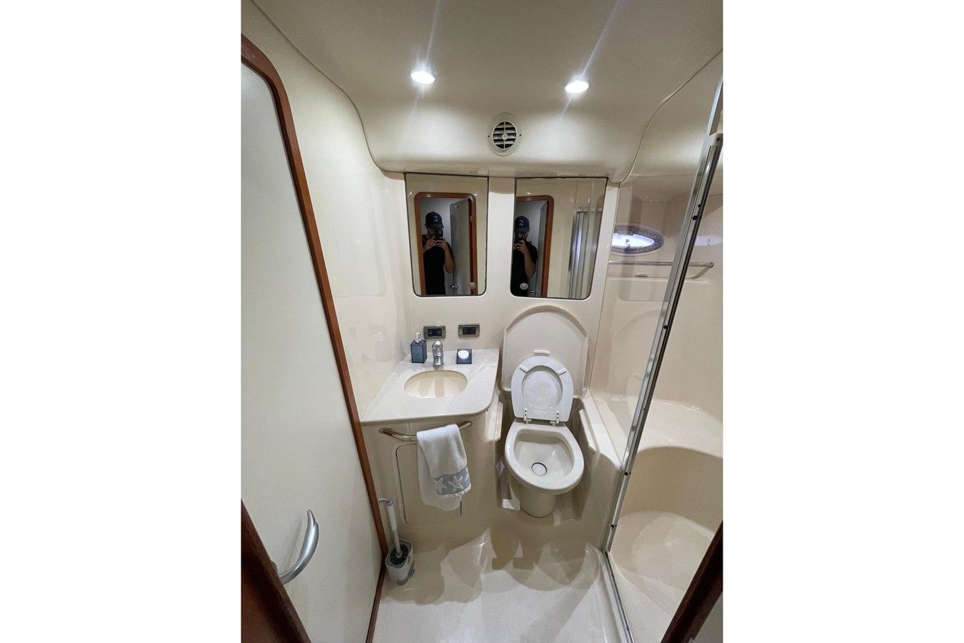 Купить 2004 Sea Ray 480 Sedan Bridge 2004