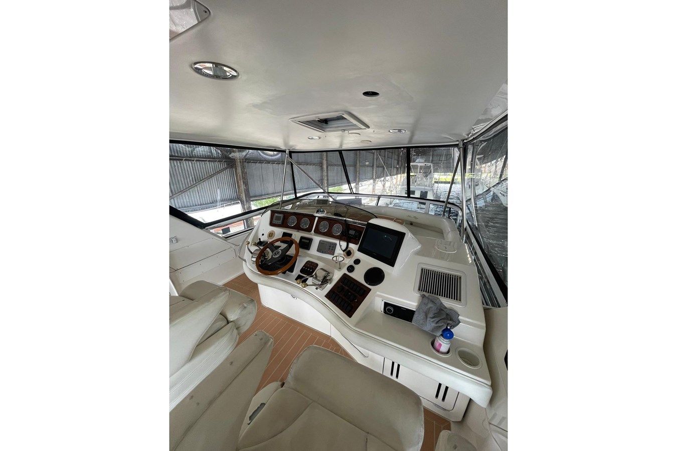 2004 Sea Ray 480 Sedan Bridge 54