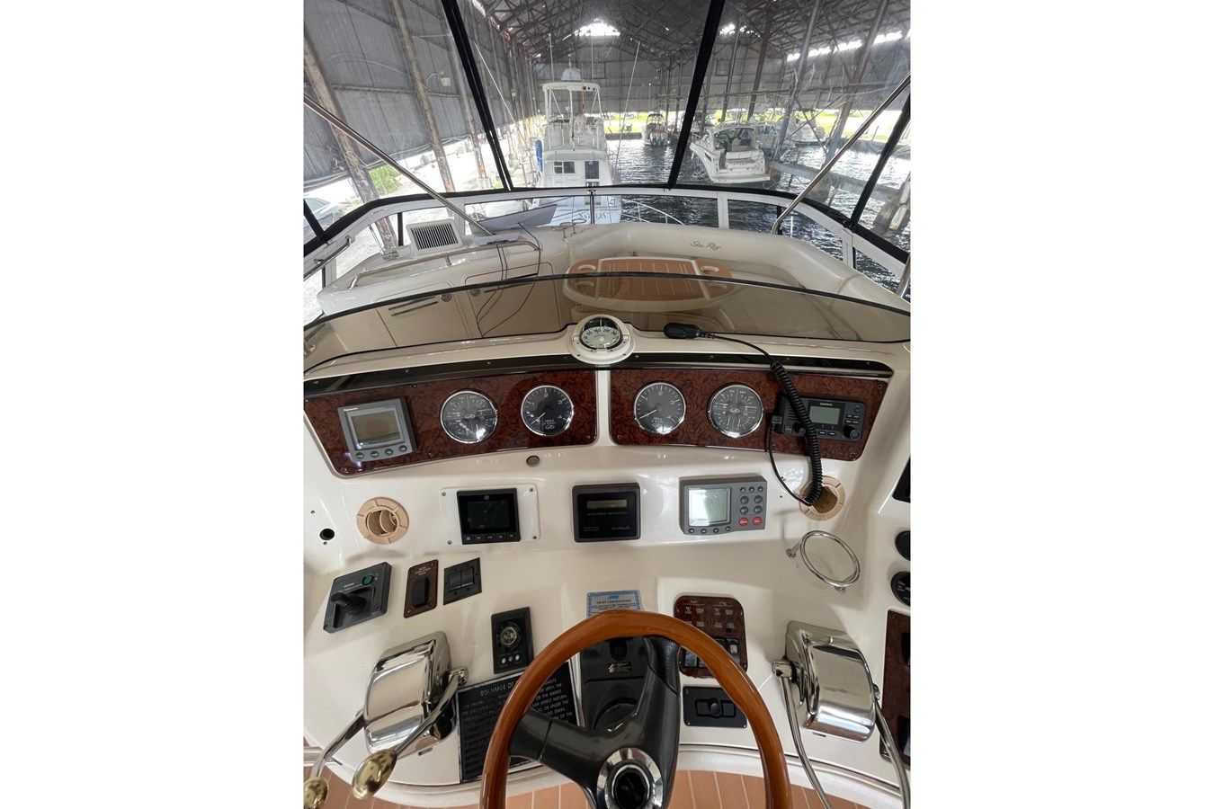 Лучшая цена на 2004 Sea Ray 480 Sedan Bridge 480 Sedan Bridge