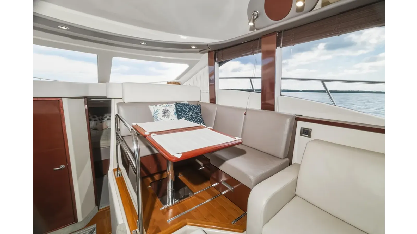 Стоимость яхты 2008 Sea Ray 36 Sedan Bridge - SEA RAY