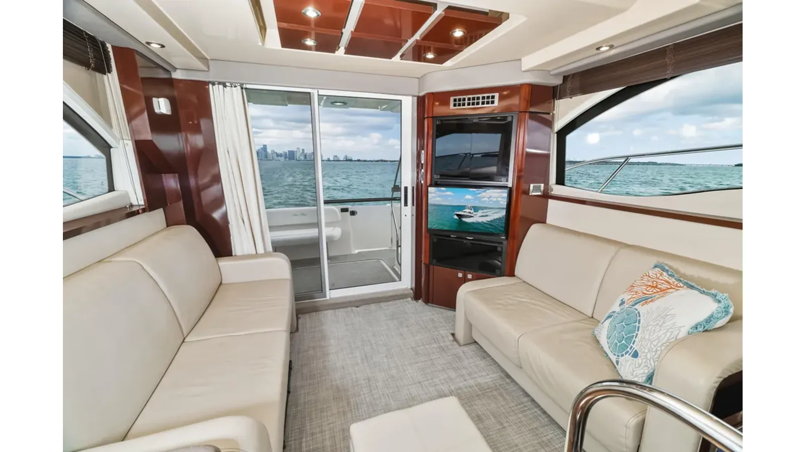 Купить яхту 2008 Sea Ray 36 Sedan Bridge 2008 в Shestakov Yacht Sales