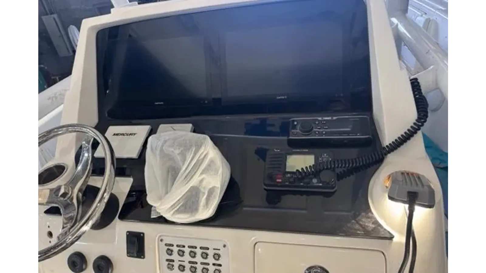 Стоимость яхты 2015 Intrepid 327 Center Console 327 Center Console