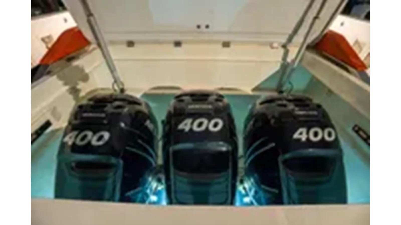 Buy a 3 amici - DE ANTONIO YACHTS at Shestakov Yacht Sales