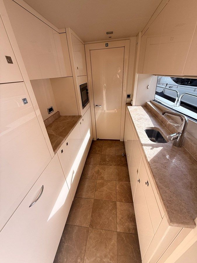 Продажа яхты INFINITY