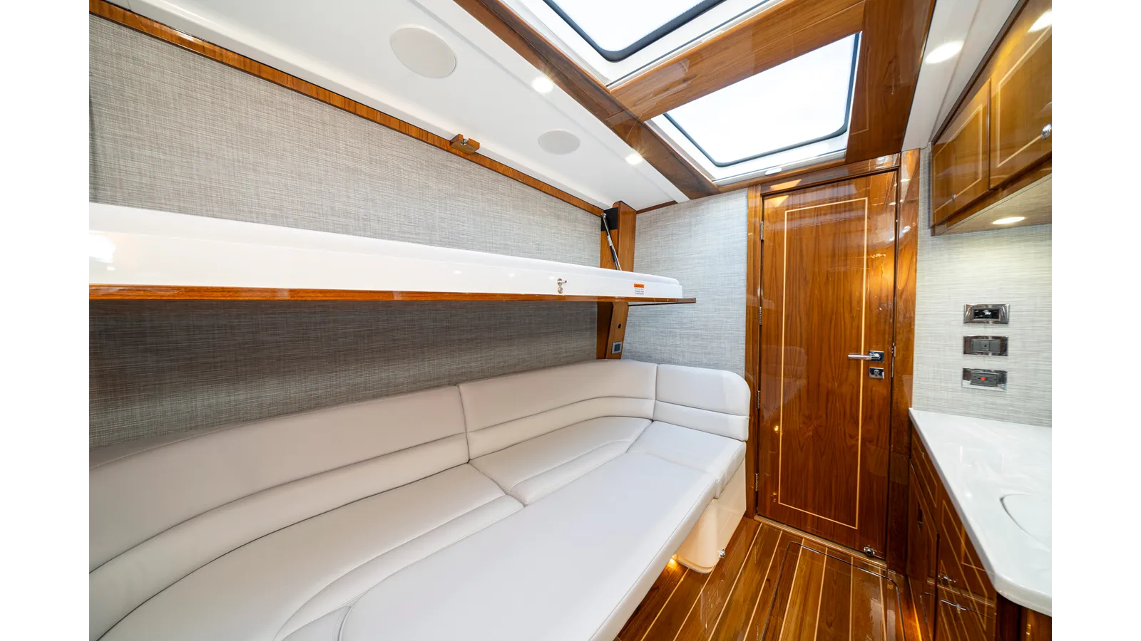 the best price on 65 Estrella 65