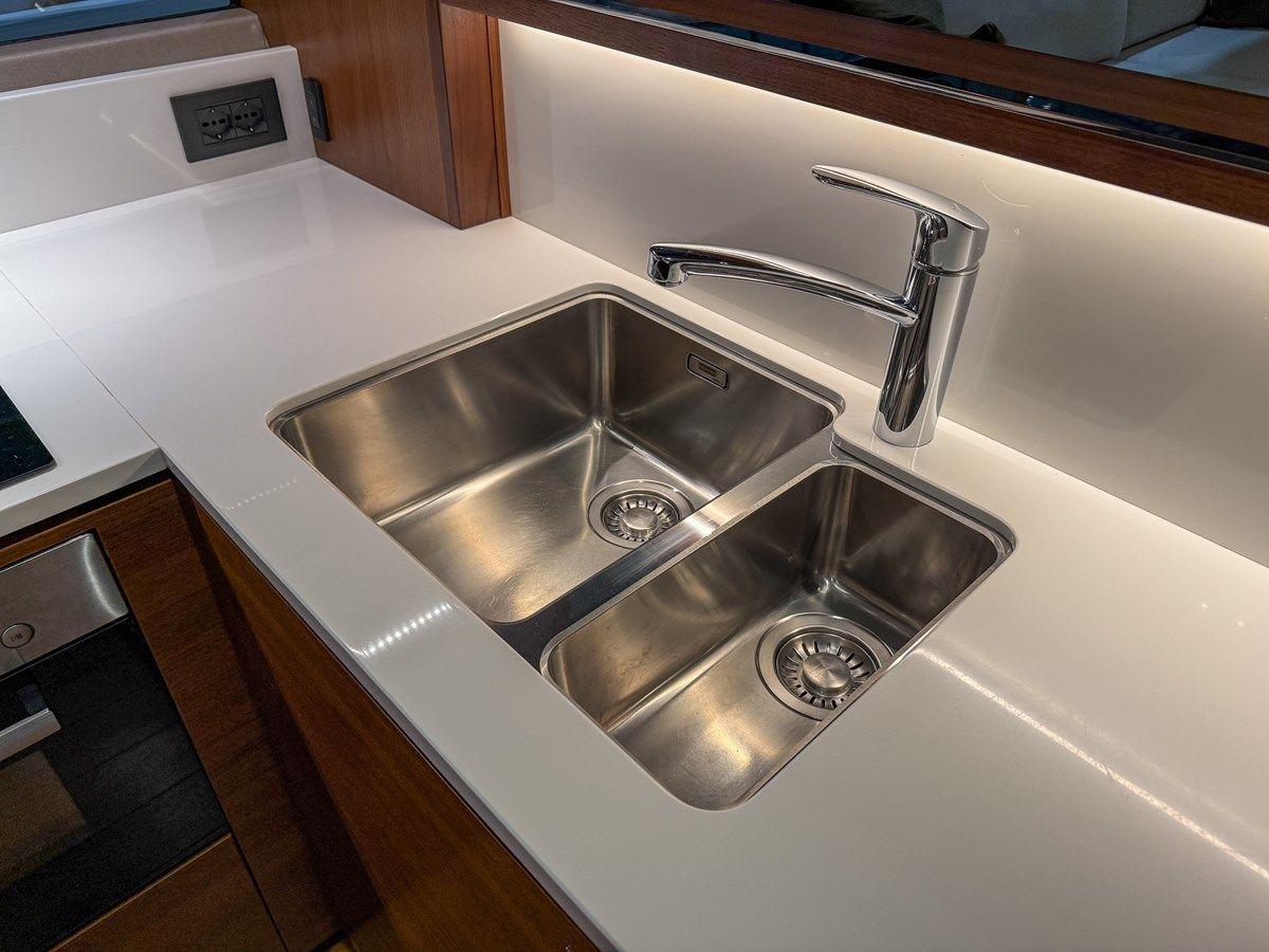 Купить яхту PRINCESS 70 (P70078) PRINCESS 70 в Shestakov Yacht Sales