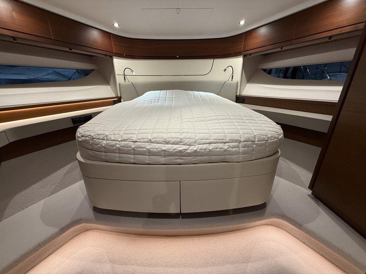 Лучшая цена на PRINCESS 70 (P70078) 2018