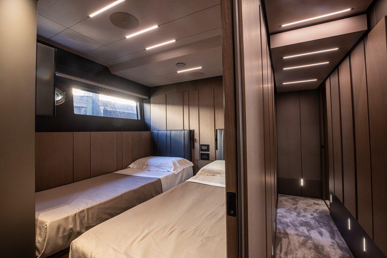 Купить яхту CIAO - PERSHING в Shestakov Yacht Sales