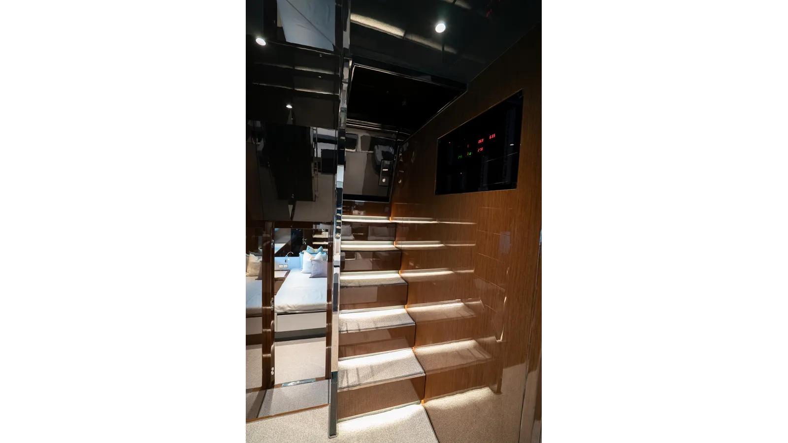 Buy a BEL SOGNO at Shestakov Yacht Sales