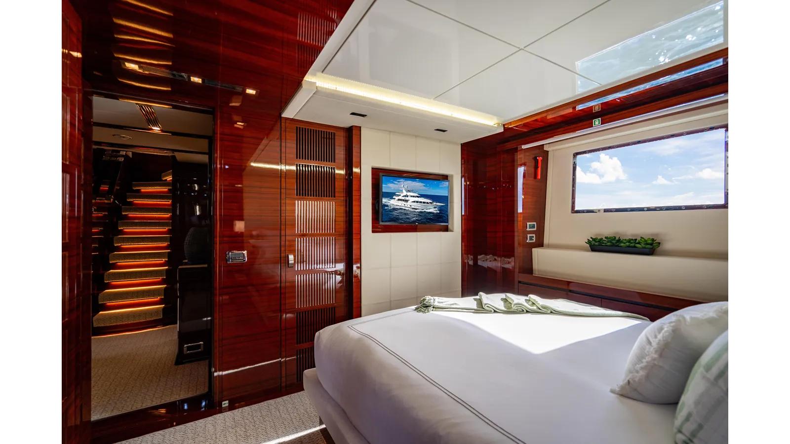 ALLORA 2011 yacht sale