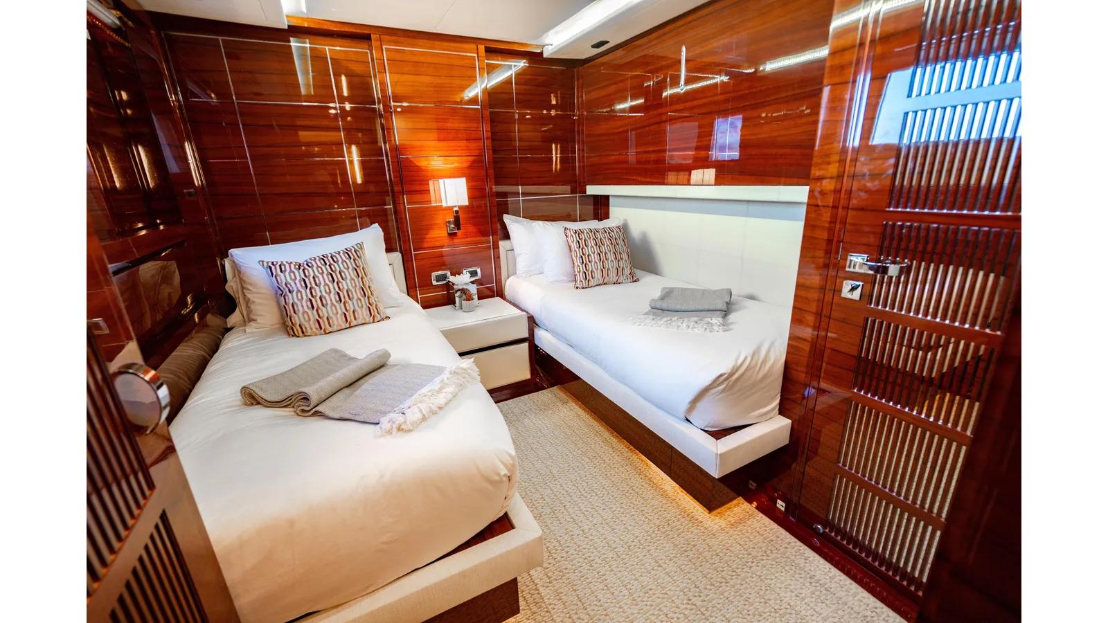 Buy a yacht ALLORA 121