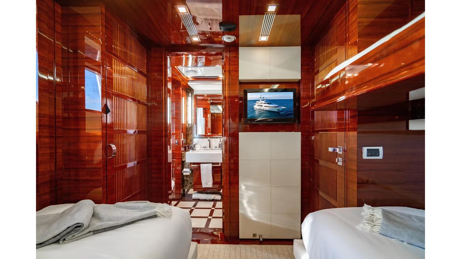 the best price on ALLORA