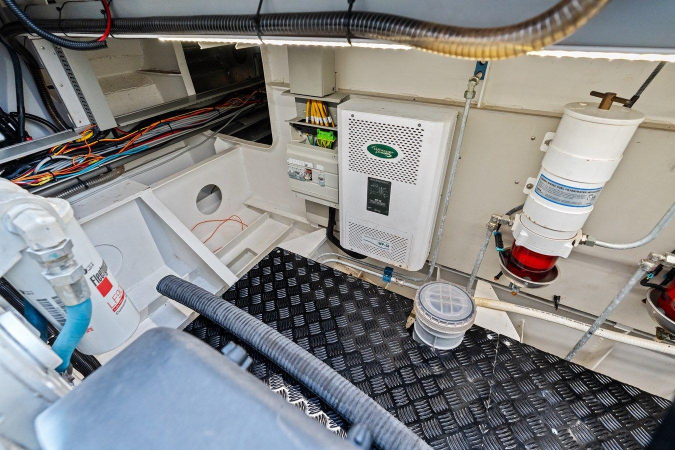 VQ48 - VANQUISH YACHTS