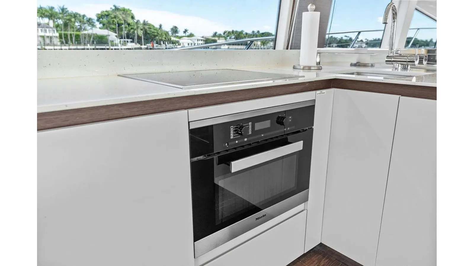 Стоимость яхты ELEVATION - PRESTIGE