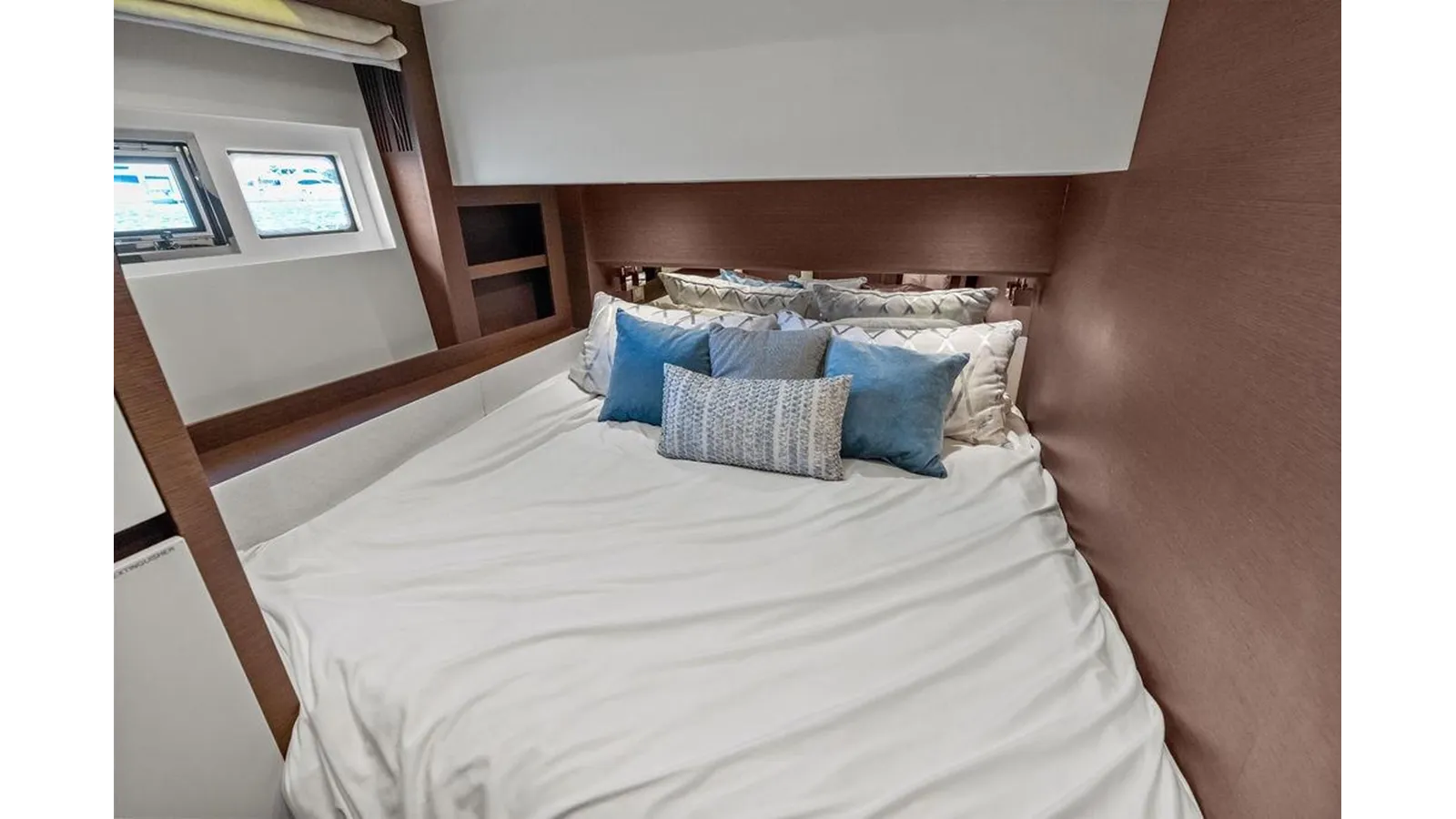 Купить яхту ELEVATION - PRESTIGE в Shestakov Yacht Sales