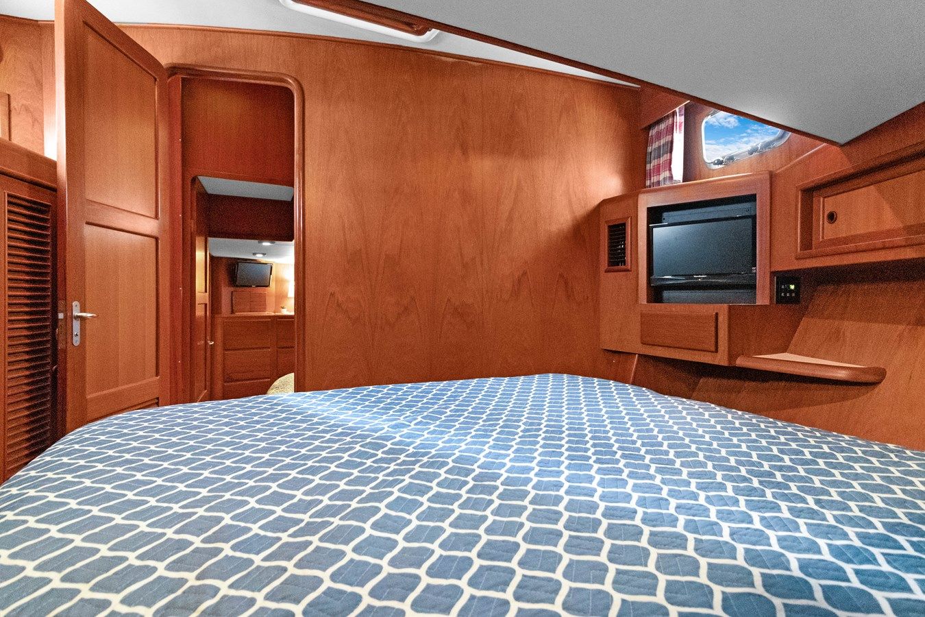 INDIGO - OFFSHORE YACHTS
