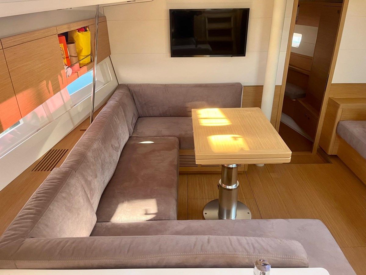 Купить яхту Chewbacca 42LC в Shestakov Yacht Sales