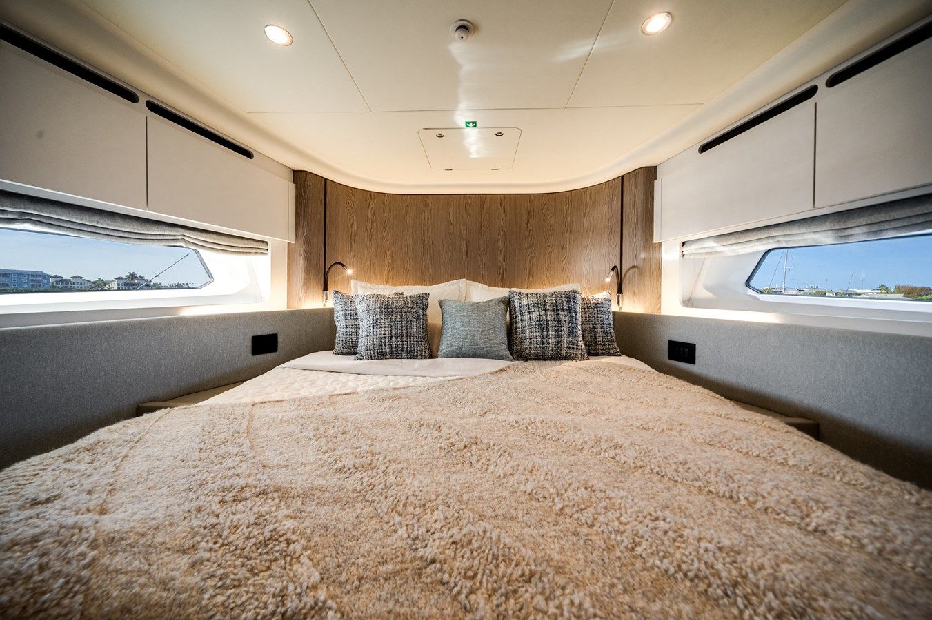 Стоимость яхты Sarah Jane - Azimut Yachts