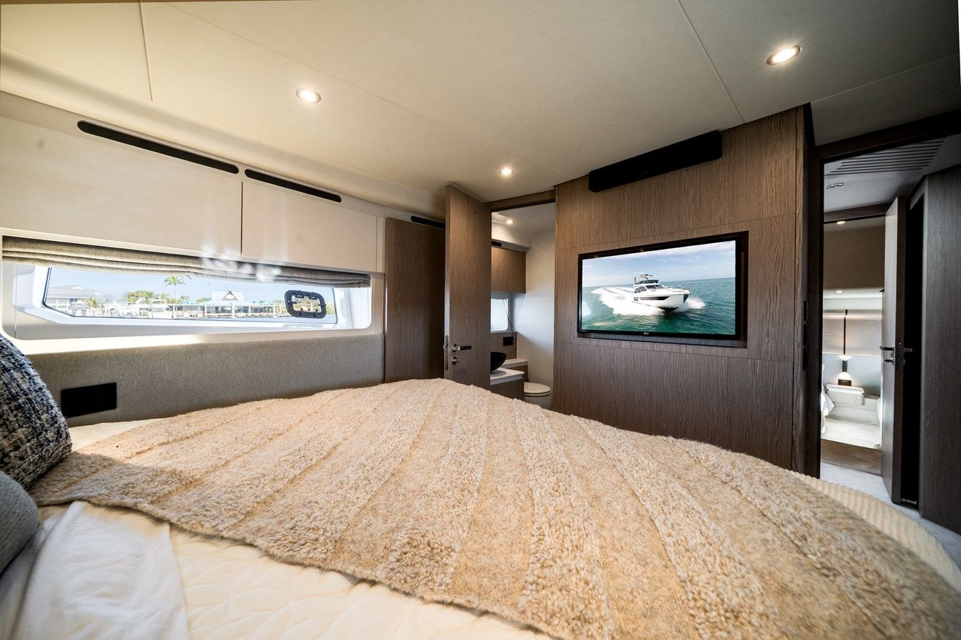 Купить яхту Sarah Jane - Azimut Yachts в Shestakov Yacht Sales