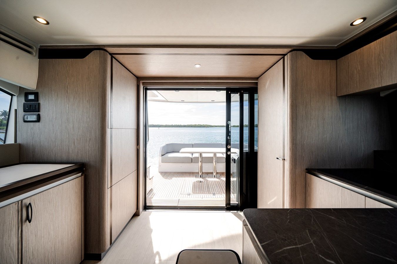 Продажа яхты Sarah Jane 53