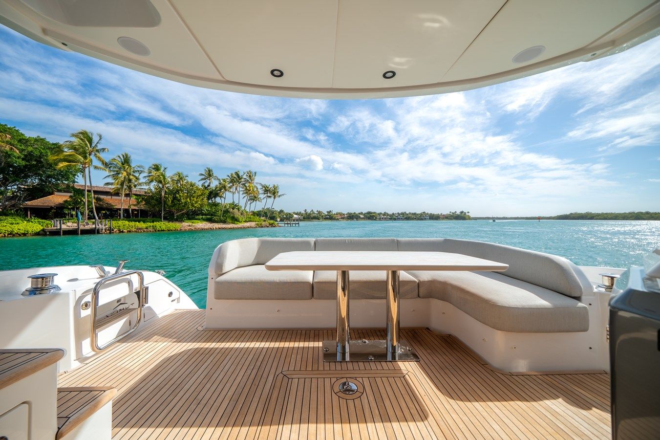 Купить яхту Sarah Jane 53 в Shestakov Yacht Sales