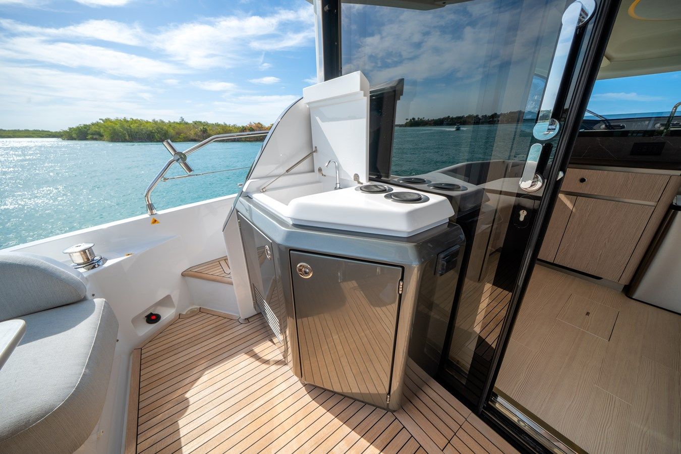 Лучшие предложения покупки яхты Sarah Jane - Azimut Yachts